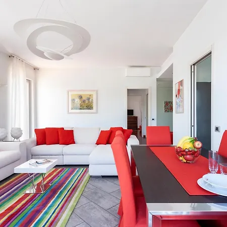 Apartman The Red Penthouse - Family With Terrace 2 Bedroom Private Park