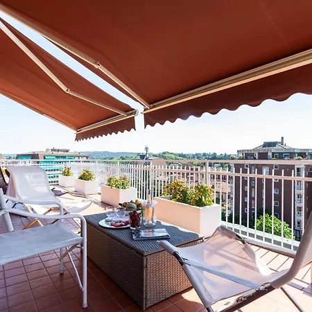 Apartman The Red Penthouse - Family With Terrace 2 Bedroom Private Park