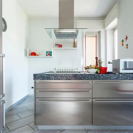The Red Penthouse - Family With Terrace 2 Bedroom Private Park Apartman *